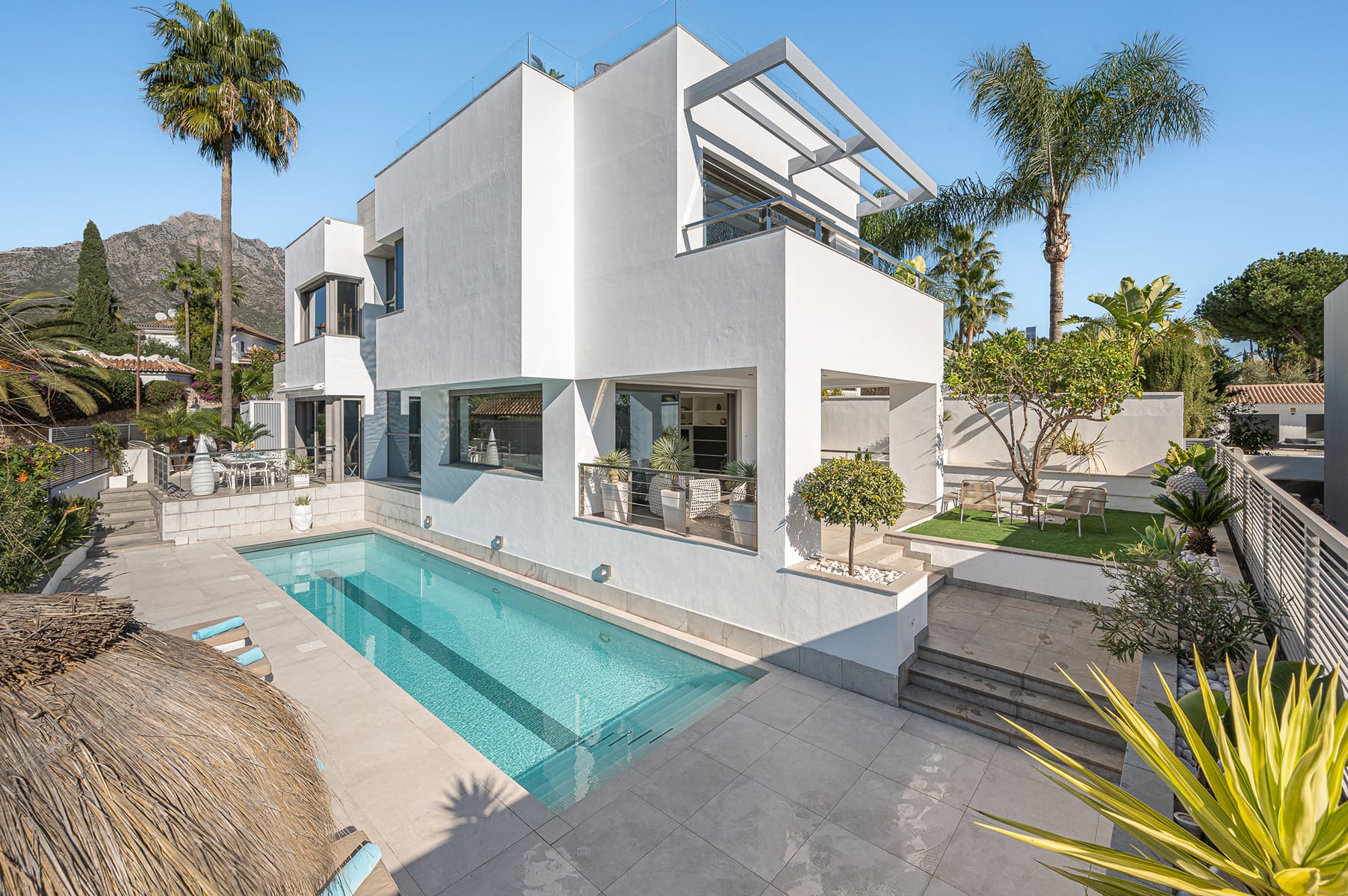 Villa in Marbella's Golden Mile
