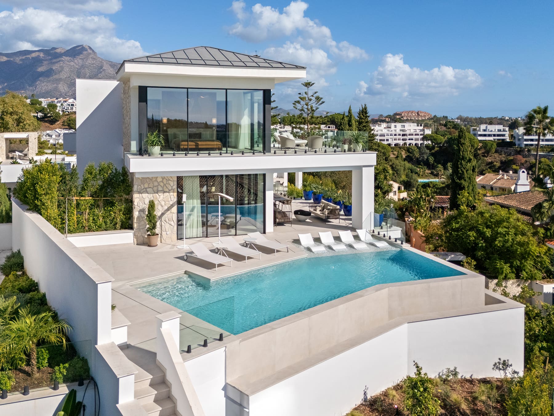 Villa with uninterrupted views
