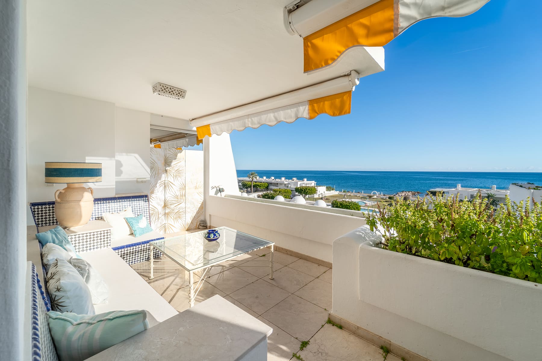 Apartment on beachfront
