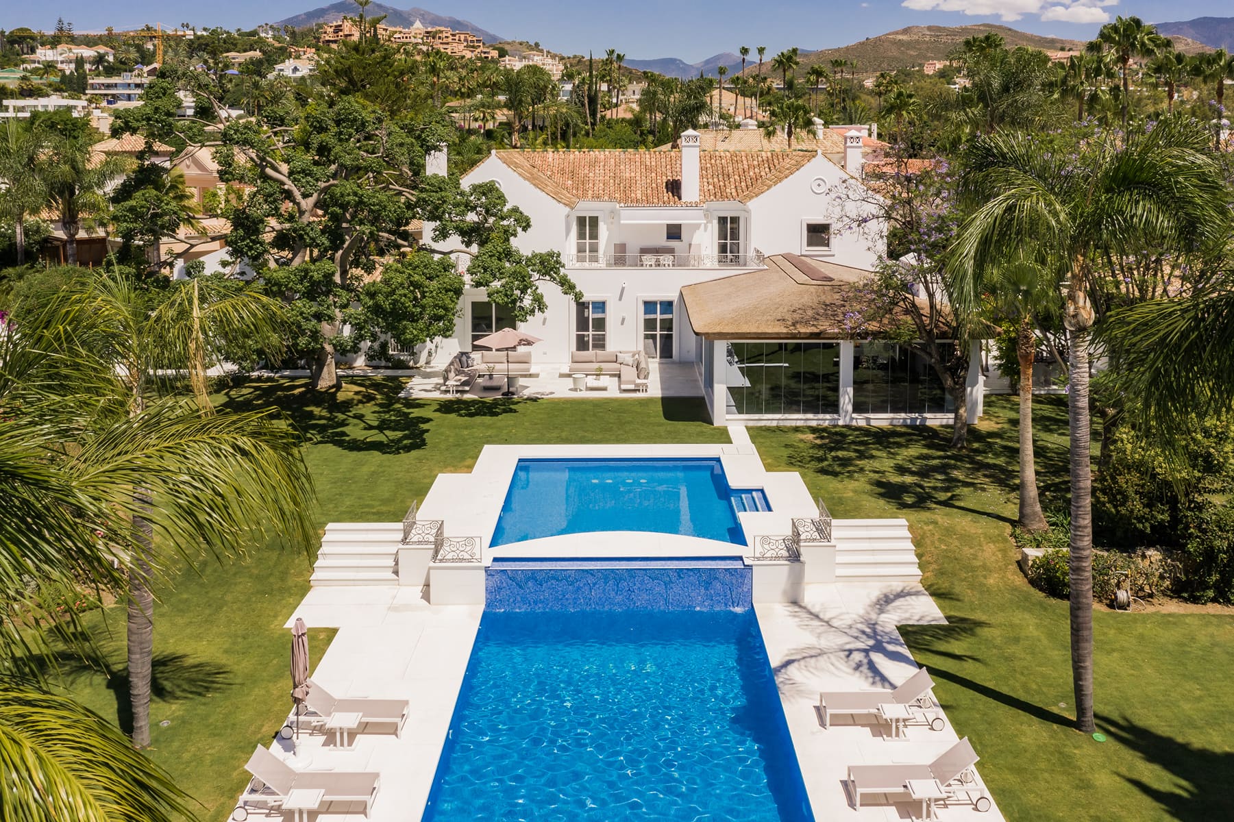 Villa with golf access