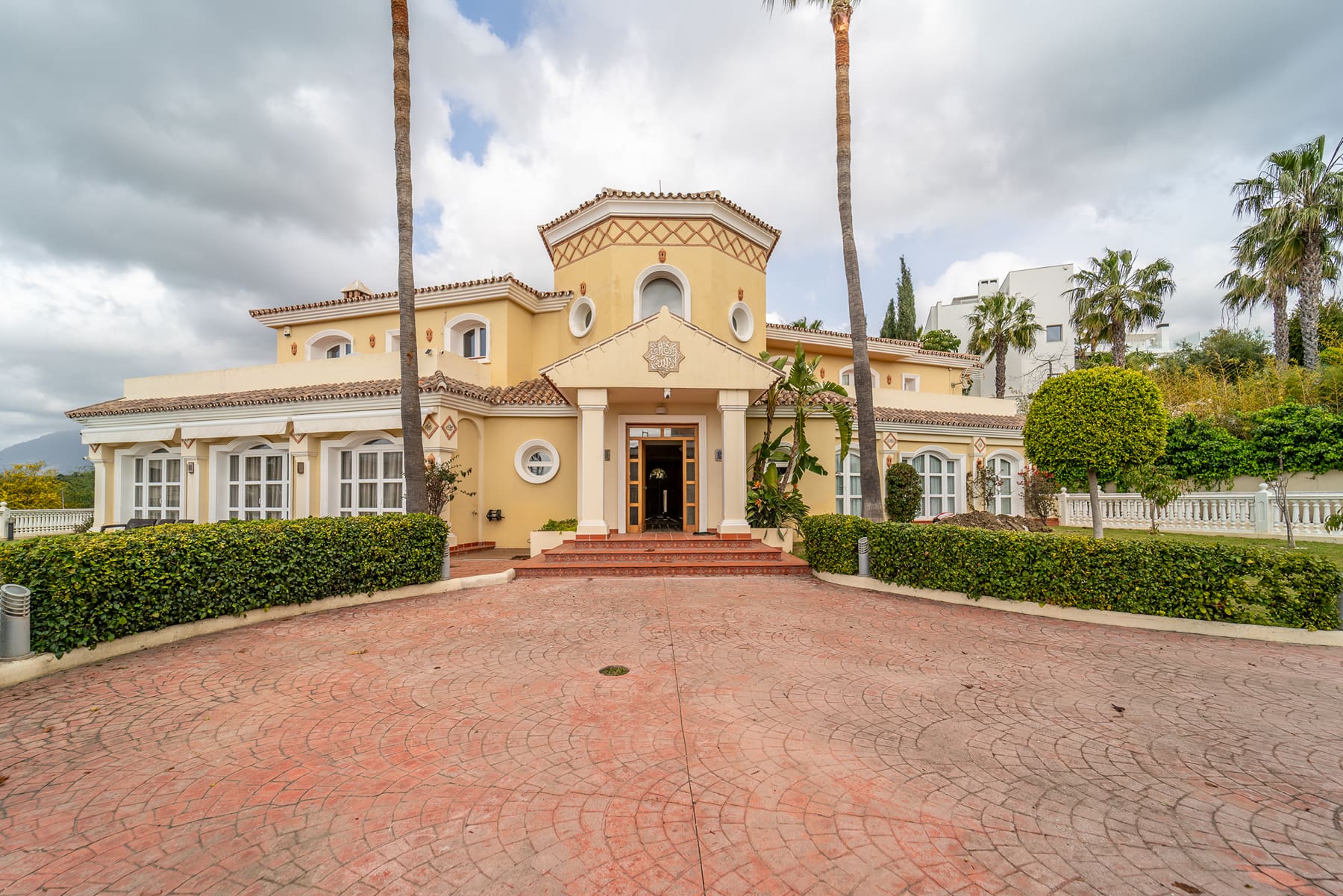 Mediterranean style Villa