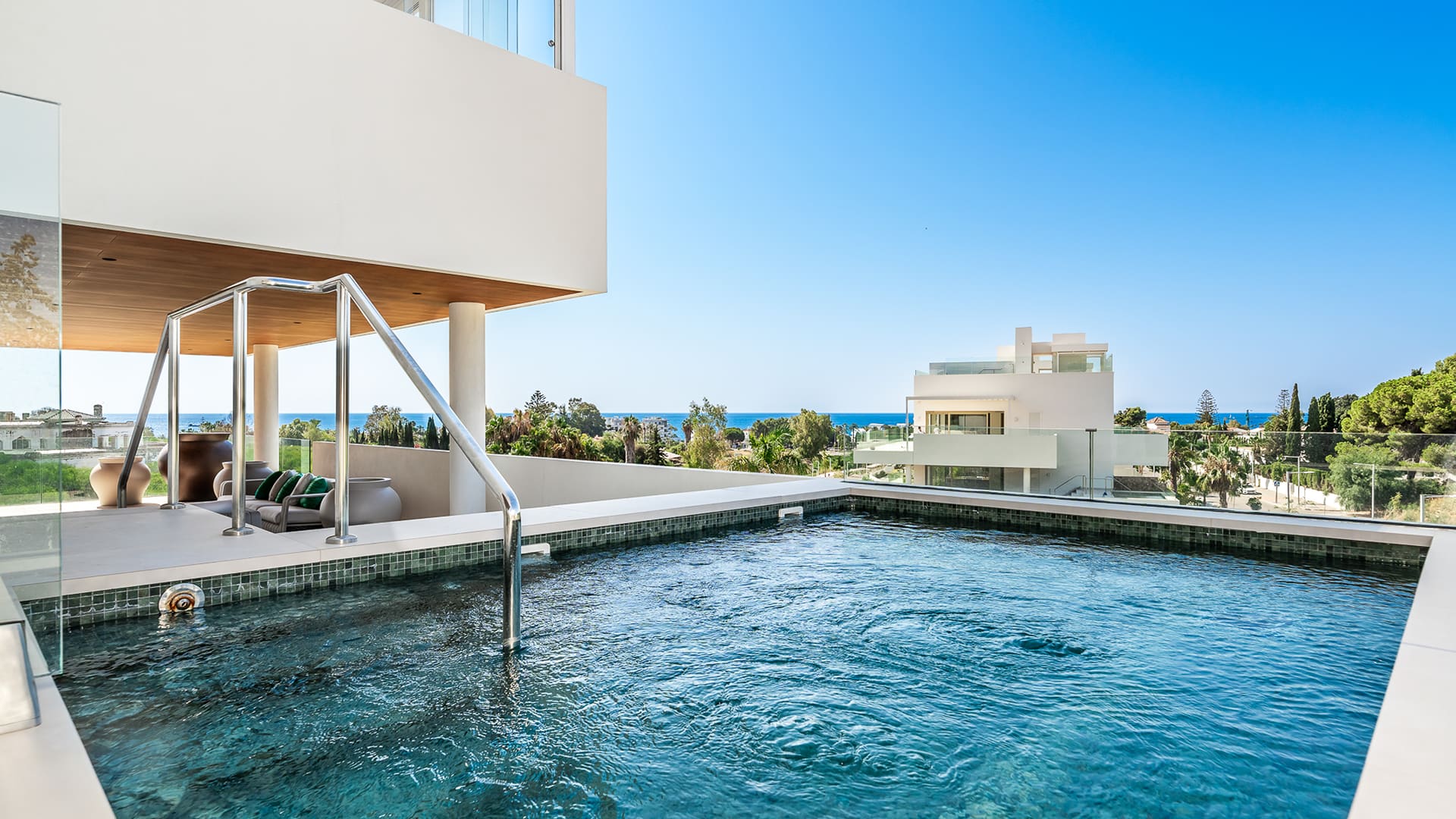 Flat with large terrace