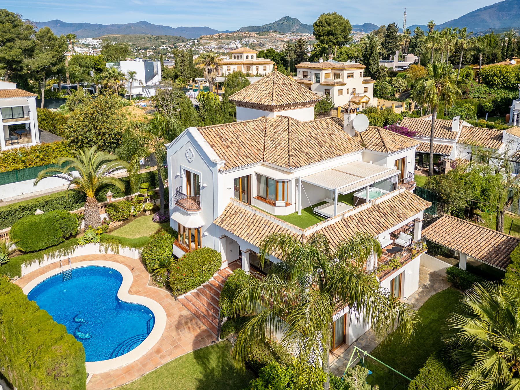 Renovated villa, New Golden Mile