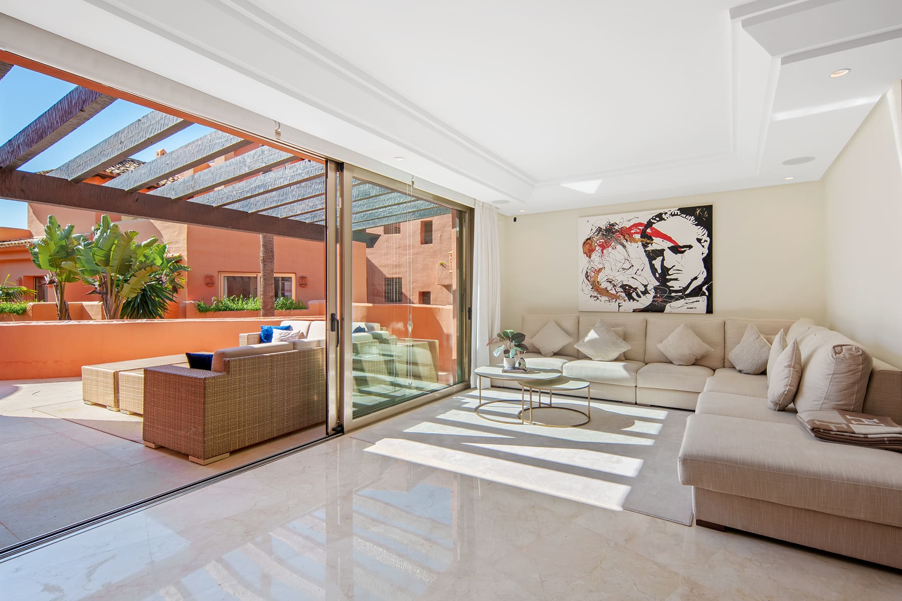 Beachfront penthouse in La Morera