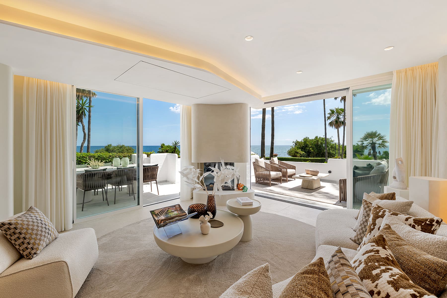 Beachfront living in Estepona